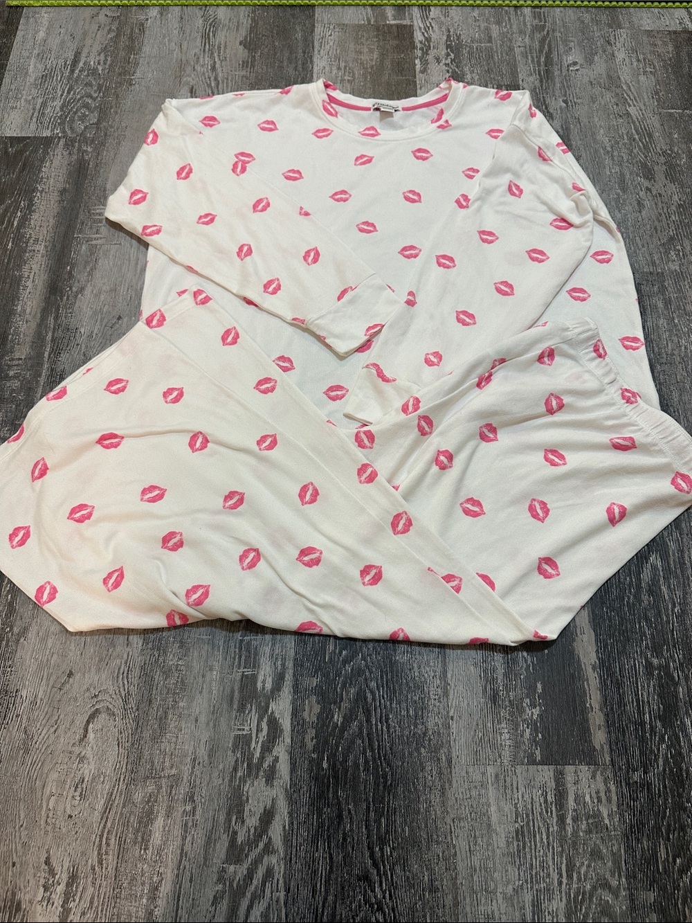 P.J. Salvage kiss print 2 piece pajamas